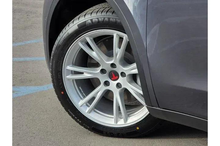 $27995 : Tesla Model Y 2021 AWD Long image 8