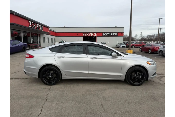 $6980 : 2016 Fusion SE image 1