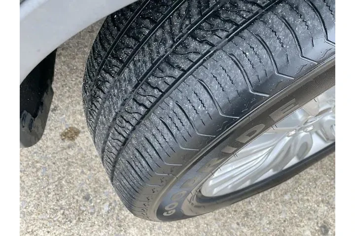 $19998 : Lincoln Nautilus 2020 4dr St image 9