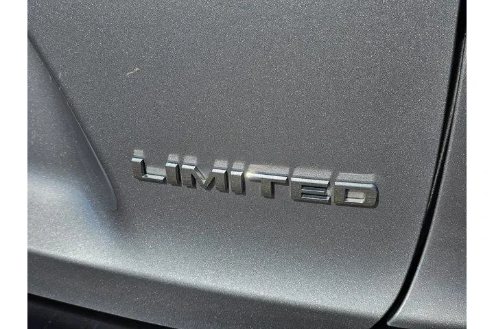 Jeep Cherokee 2019 4x4 Limit image 10