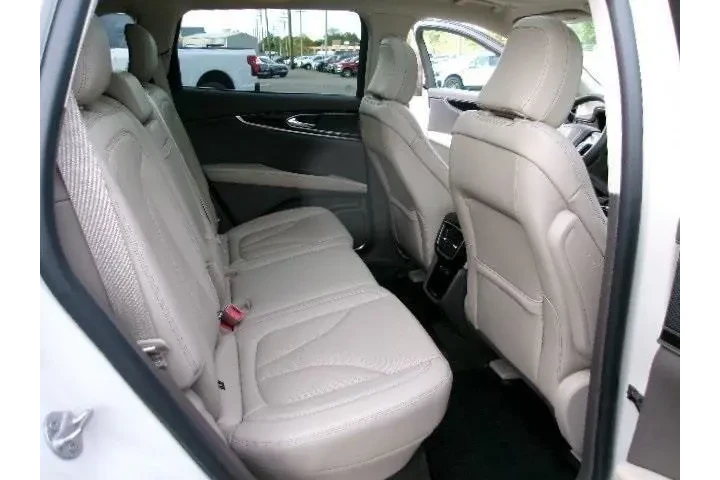 $36780 : Lincoln Nautilus 2022 AWD Re image 5