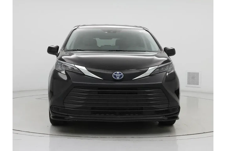 $37998 : Toyota Sienna 2024 LE 8-Pass image 5