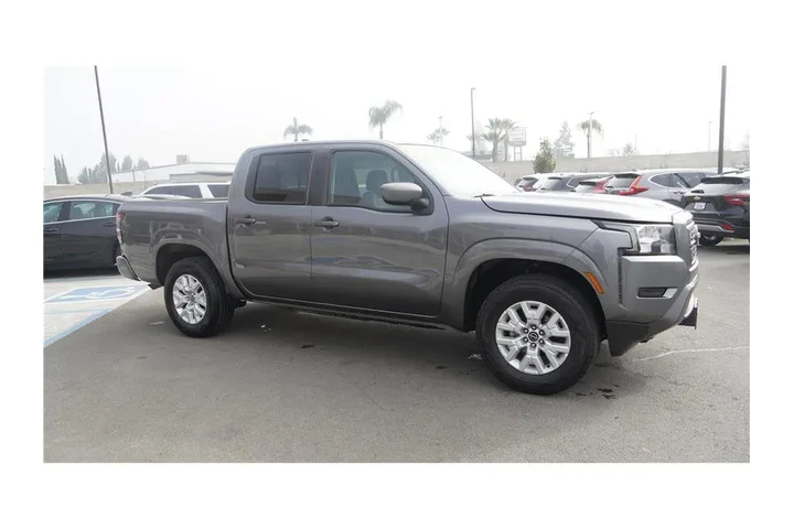 $23250 : 2022 Frontier SV image 4