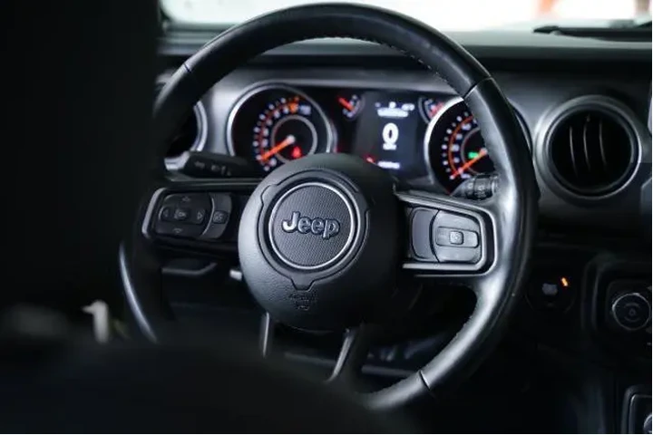 $28252 : Jeep Wrangler Unlimited 2022 image 7