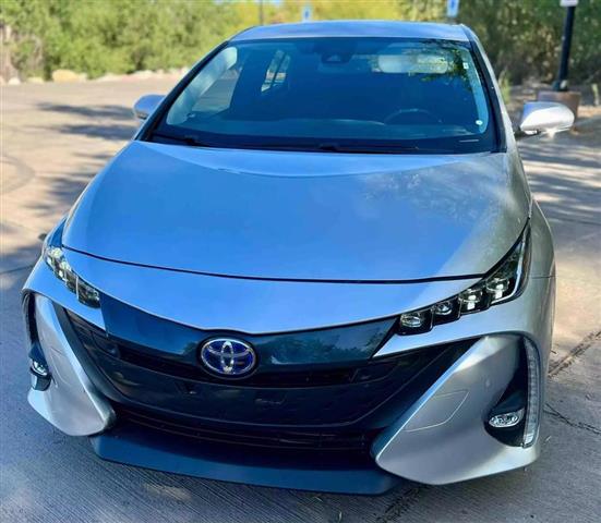 2019 TOYOTA PRIUS PRIME image 1