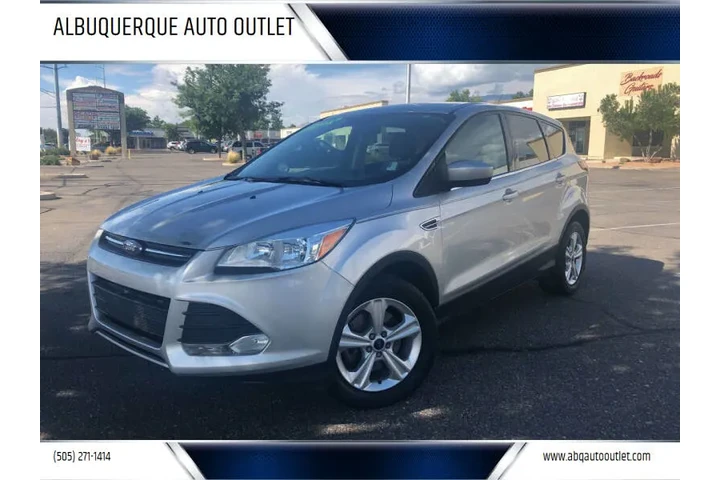 2016 Escape SE image 1