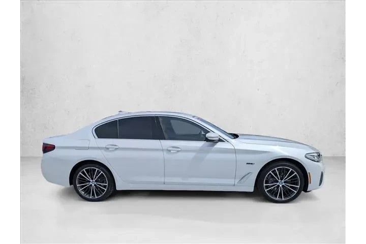 $32084 : BMW 5 Series 2023 530e 4dr S image 4