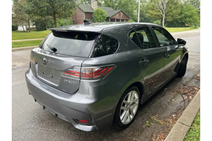 $13991 : 2015 CT 200h image 8