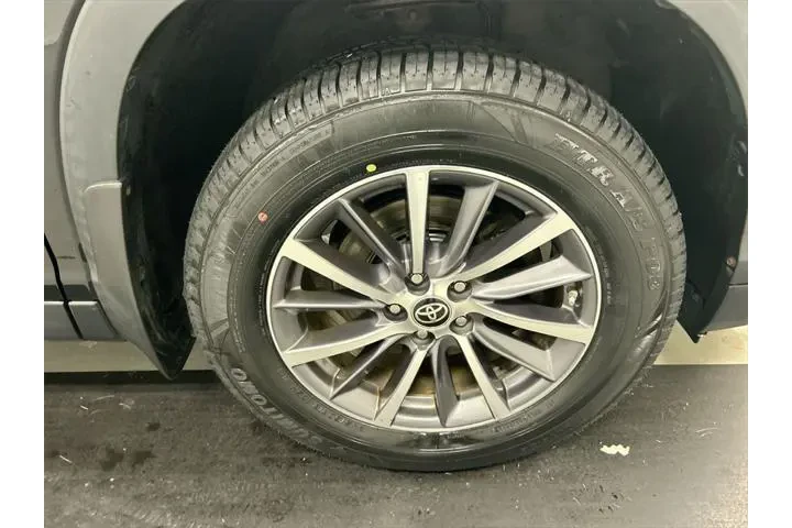 $29911 : Toyota Highlander 2019 AWD X image 8