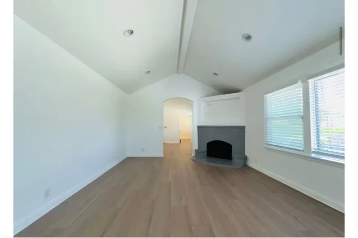 $7700 : 5148 Otis Ave Unit 5148 image 7