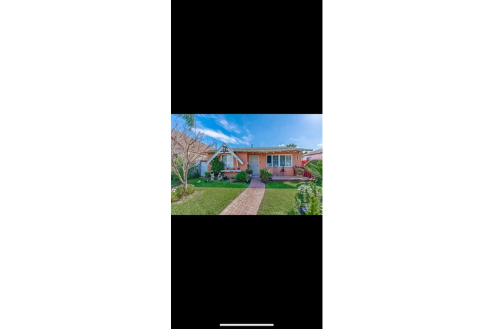 $3300 : CASA DE 3 RECÁMARAS Y UN BAÑO image 2