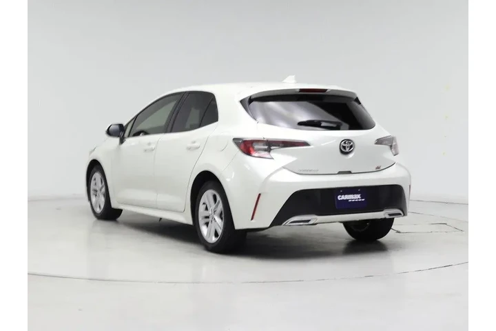 $18998 : Toyota Corolla Hatchback 202 image 2