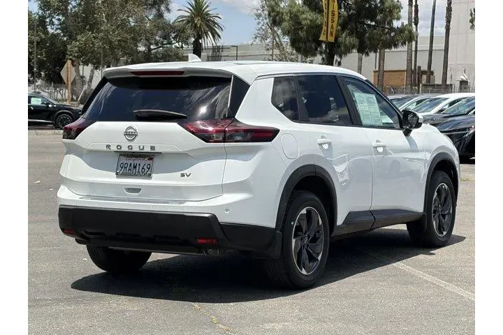 $23700 : Nissan Rogue 2024 SV 4dr Cro image 4