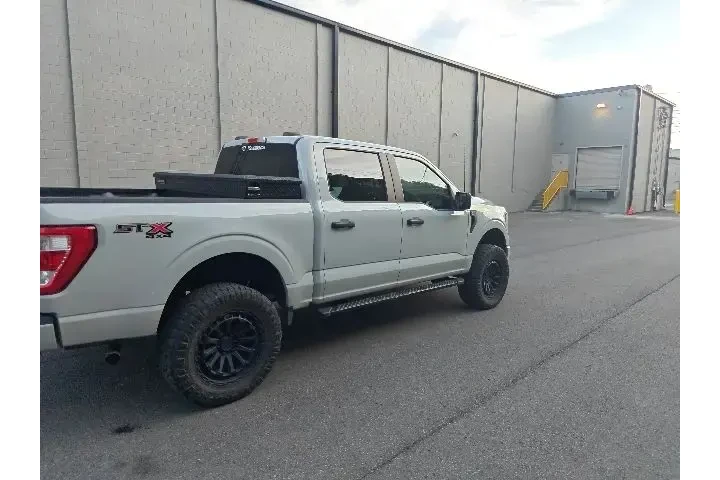 $37990 : Ford F-150 2023 4x4 Lariat 4 image 2