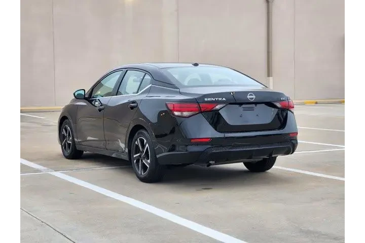 $18783 : Nissan Sentra 2024 SV 4dr Se image 8