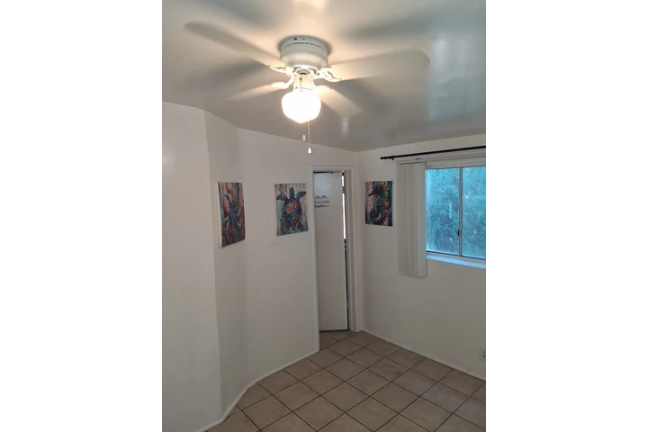 $700 : Room/Cuarto image 2