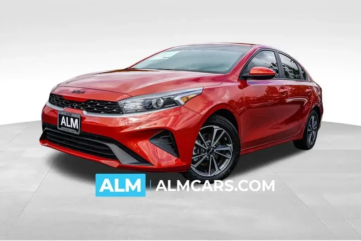$15960 : Kia Forte 2023 LXS 4dr Sedan image 1