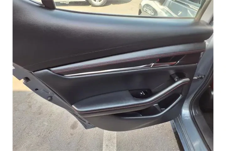 $21944 : Mazda Mazda3 Hatchback 2024 image 8