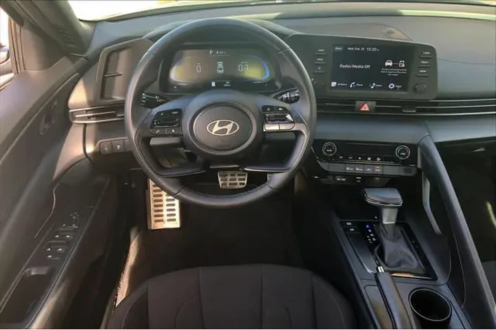 $20997 : Hyundai ELANTRA 2025 SEL Spo image 6