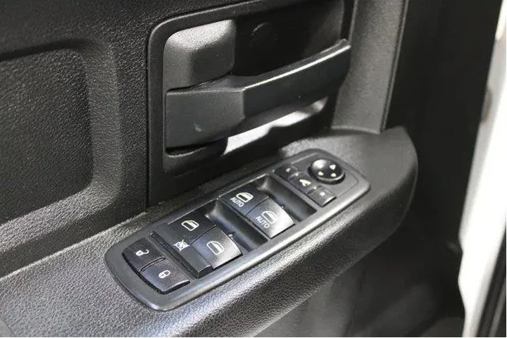 $19982 : Ram 2500 2020 4x4 Tradesman image 6