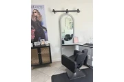COSMETOLOGA O PELUQUERO en Los Angeles