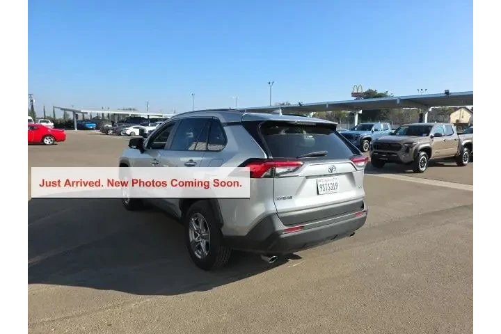 $29500 : Toyota RAV4 2025 XLE 4dr SUV image 4
