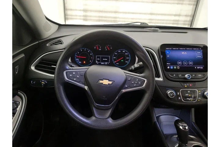 $15998 : Chevrolet Malibu 2020 LS 4dr image 10