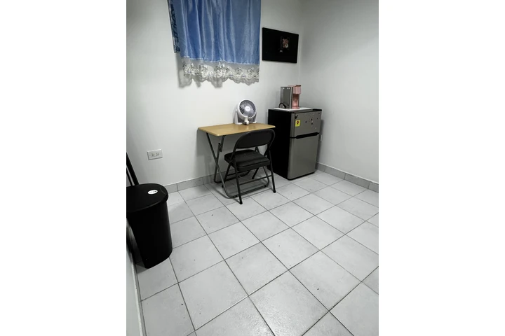 $800 : Cuarto para Sra./Srta. image 3