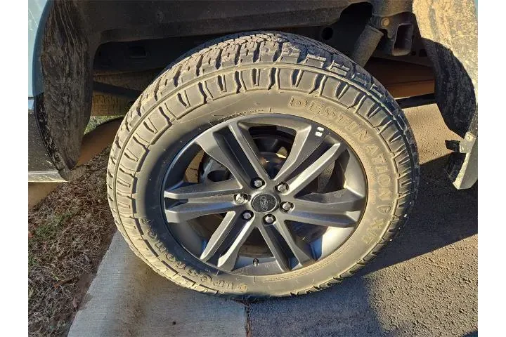 $37500 : Ford F-150 2023 4x4 XLT 4dr image 5