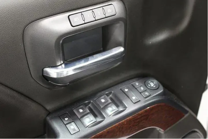 $39982 : GMC Sierra 1500 2018 4x4 SLT image 8