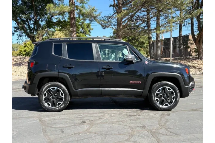 $9900 : 2017 Renegade Trailhawk image 6