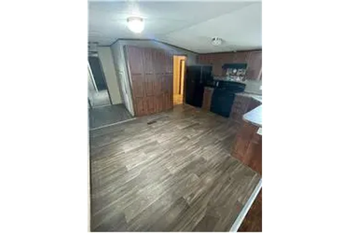 $1100 : Rental property with 3 bedro image 6