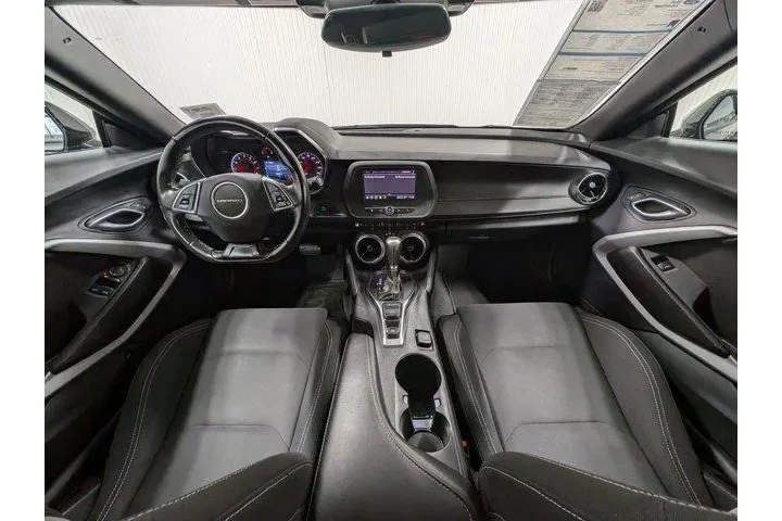 $19998 : Chevrolet Camaro 2023 LT 2dr image 2