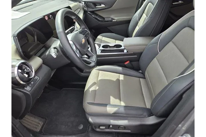 $26991 : Chevrolet Equinox 2025 LT 4d image 3