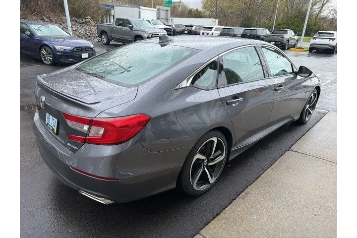$18299 : Honda Accord 2019 Sport 4dr image 2
