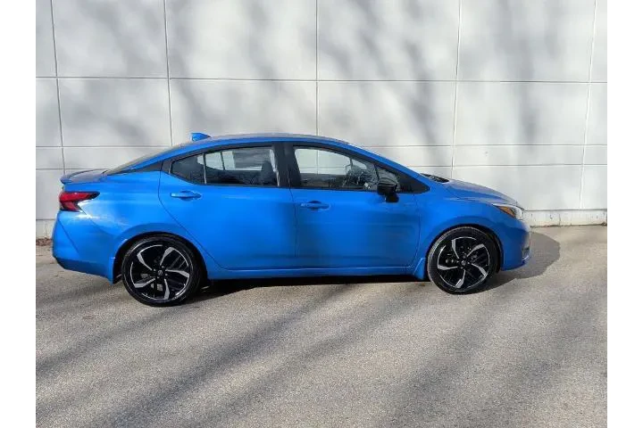 $16995 : Nissan Versa 2023 SR 4dr Sed image 5