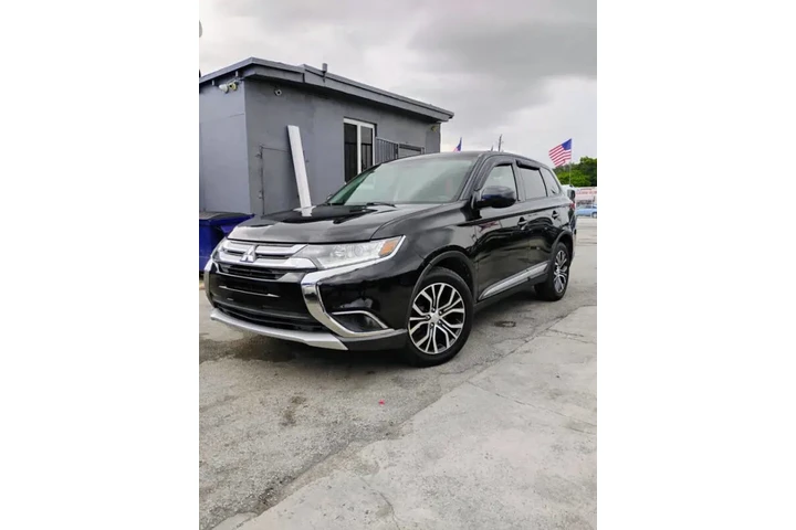 $8850 : 2018 Outlander LE image 4