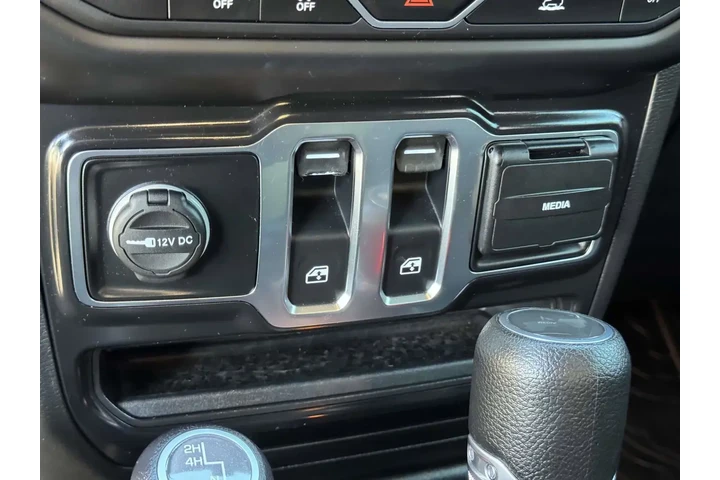 $25998 : Jeep Wrangler 2022 4x4 Sport image 9