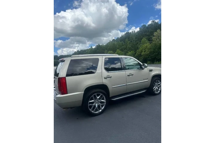 $7999 : 2013 Escalade Luxury image 8