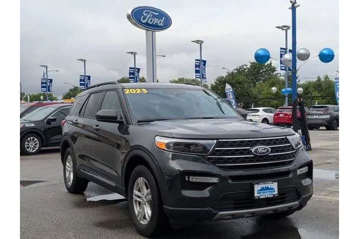 $32555 : Ford Explorer 2023 AWD XLT 4 image 2