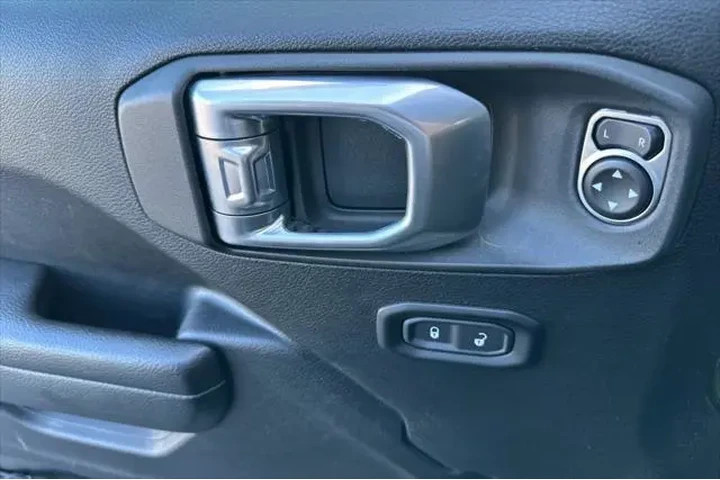 $23598 : Jeep Wrangler Unlimited 2022 image 10