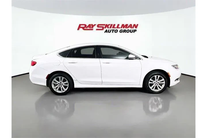 $9975 : Chrysler 200 2015 Limited 4d image 8