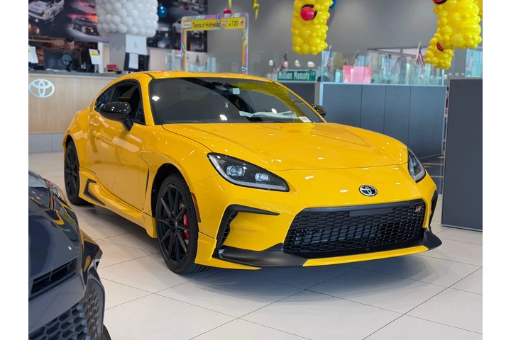 TOYOTA GR86 YUZU EDITION image 10