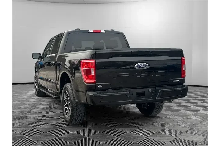 $38577 : Ford F-150 2023 4x4 XLT 4dr image 3
