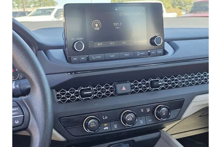 $25200 : Honda Accord 2024 LX 4dr Sed image 9