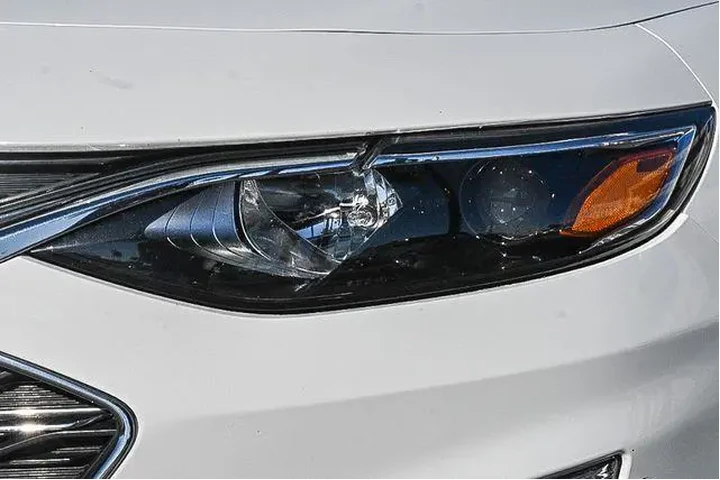 $17388 : Chevrolet Malibu 2023 LT 4dr image 4