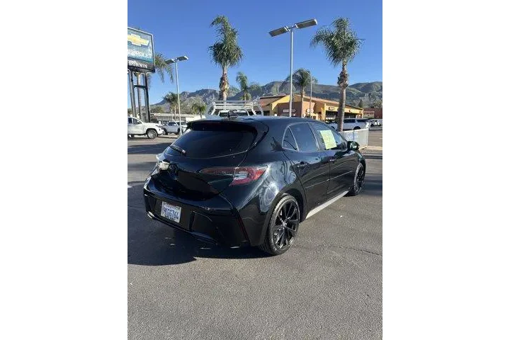 $17998 : Toyota Corolla Hatchback 202 image 3