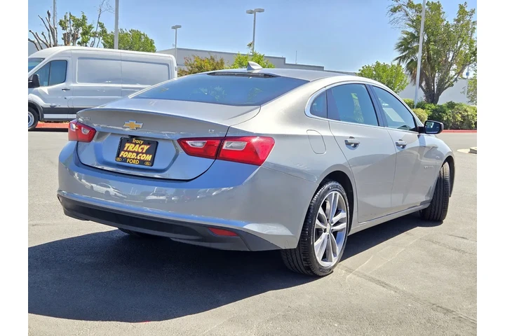 $16990 : Chevrolet Malibu 2023 LT 4dr image 4