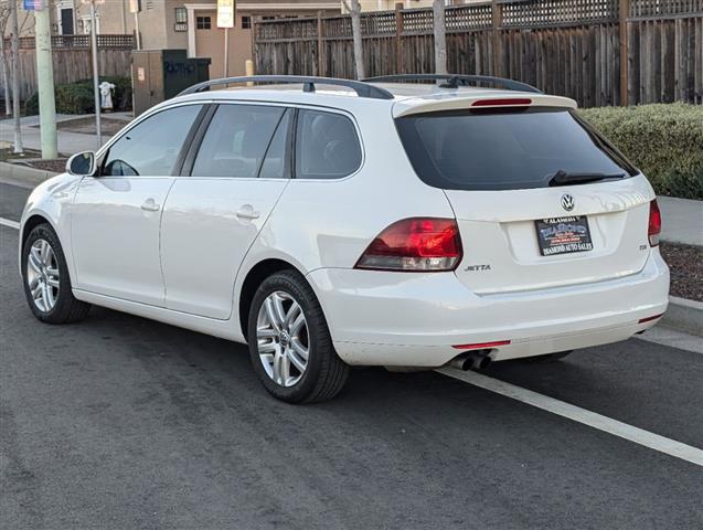 $9988 : 2012 Jetta SportWagen TDI image 8