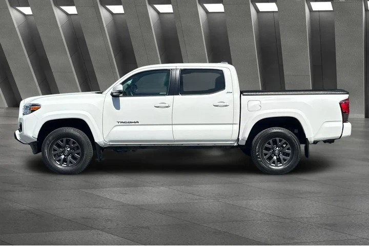 $32900 : Toyota Tacoma 2021 4x4 SR V6 image 8